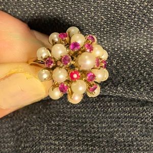 Size 5/6. Antique 18K yellow gold ring with real pearls & pink sapphires. Rare